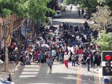 Sao Paulo 'daki Cracolandia' da insan dolaşımı. 12 Haziran 2022, Sao Paulo, Brezilya: Cracolandia 'nın 12 Pazar günü yoğunlaştığı Helvetia caddesinde insan hareketleri). 