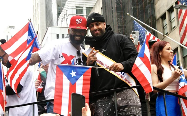 (Nicky Jam 65. Ulusal Porto Riko Günü Geçit Töreni 'nde. 12 Haziran 2022, New York, ABD: Amerikalı şarkıcı Nick Rivera Caminero, bilinen adıyla Nicky Jam, 65. Ulusal Porto Riko Günü Geçit Töreni 'ne katıldı.