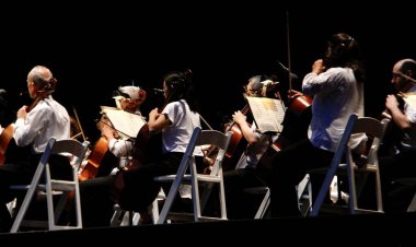 Central Park 'taki New York Filarmoni Konserleri. 15 Haziran 2022, New York, ABD: COVID-19 salgınından dolayı iki yıl aradan sonra New York Filarmoni Orkestrası Parktaki Konserleri tekrar Central Park 'ta