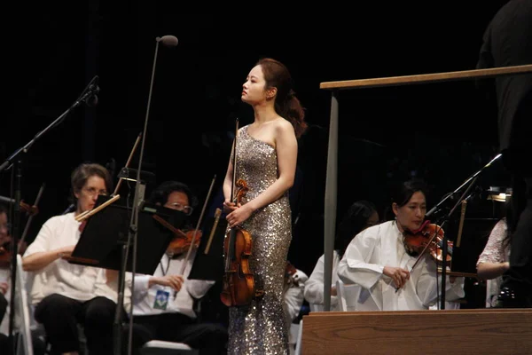 Central Park 'taki New York Filarmoni Konserleri. 15 Haziran 2022, New York, ABD: COVID-19 salgınından dolayı iki yıl aradan sonra New York Filarmoni Orkestrası Parktaki Konserleri tekrar Central Park 'ta