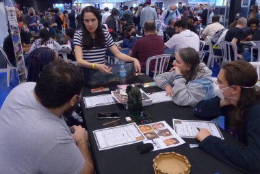 Çevrimdışı Eğlence, Sao Paulo 'daki en büyük masa oyunu etkinliği. 19 Haziran 2022, Sao Paulo, Brezilya: Ülkenin en büyük masa oyunu etkinliği Offline Fun sırasındaki hareket, oyunların ve RPG 'lerin ana yayıncılarını bir araya getiriyor.