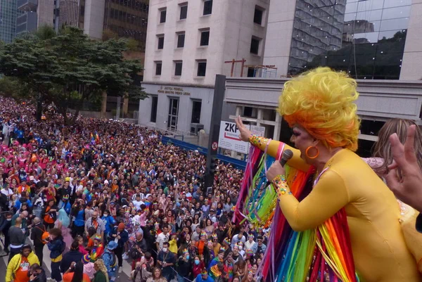 Int 圣保罗Lgbt Pride第26届游行开幕 2022年6月19日 巴西圣保罗 圣保罗Lgbt Pride Parade第26届大会于周日 19日 在Paulista大道开幕 — 图库照片