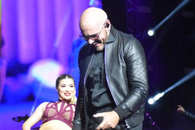 Pitbull, Northwell Health-Jones Beach Theater 'da 103.5 KTU' nun KTUphoria konserinde sahne aldı. 18 Haziran 2022, New York, ABD: 