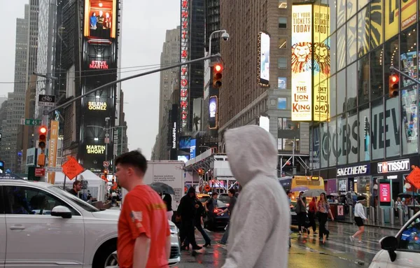 New Yorkers Rainfall Times Square Junho 2022 Nova York Eua — Fotografia de Stock