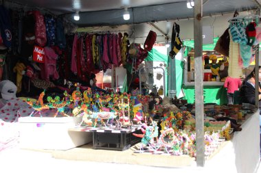 Curitiba 'da Özel Kış Fuarı düzenleniyor. 22 Haziran 2022, Curitiba, Parana, Brezilya: Özel Kış Fuarı sırasında kamuoyu hareketi 22 Çarşamba günü Curitiba 'da Santos Andrade meydanına monte edildi.). 