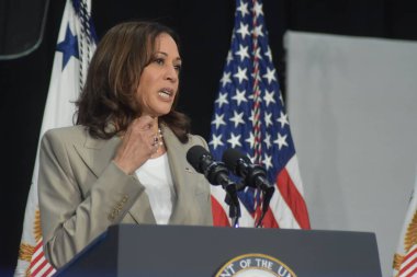 (Birleşik Devletler Başkan Yardımcısı Kamala Harris, Roe V. Wade 'in devrilmesi hakkında açıklama yapıyor. 26 Haziran 2022, Plainfield, IL, ABD