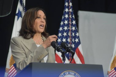 (Birleşik Devletler Başkan Yardımcısı Kamala Harris, Roe V. Wade 'in devrilmesi hakkında açıklama yapıyor. 26 Haziran 2022, Plainfield, IL, ABD