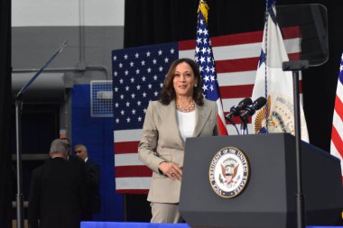 (Birleşik Devletler Başkan Yardımcısı Kamala Harris, Roe V. Wade 'in devrilmesi hakkında açıklama yapıyor. 26 Haziran 2022, Plainfield, IL, ABD