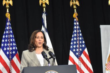 (Birleşik Devletler Başkan Yardımcısı Kamala Harris, Roe V. Wade 'in devrilmesi hakkında açıklama yapıyor. 26 Haziran 2022, Plainfield, IL, ABD