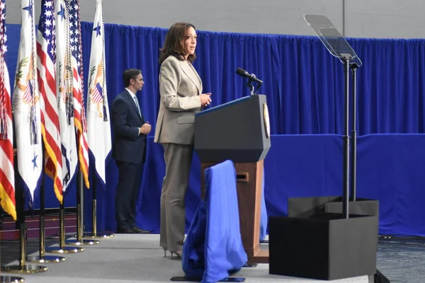Neu Der Vizepräsident Der Vereinigten Staaten Kamala Harris Äußert Sich — Stockfoto