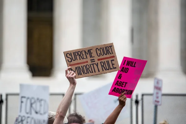 New Верховний Суд Сполучених Штатів Скасовує Роу Проти Вейда Визначному — стокове фото