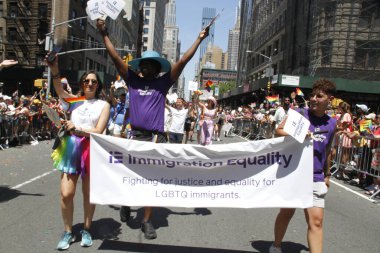 Geleneksel 2022 NYC Onur Yürüyüşü. 26 Haziran 2022, New York, ABD: Gurur ayı boyunca herkes için eşitlik ve aşkı kutlayan yıllık 2022 NYC Onur Yürüyüşü 25 ve 5. caddelerde Christopher Caddesi 'nden 8. caddeye kadar 12 ve 5. 