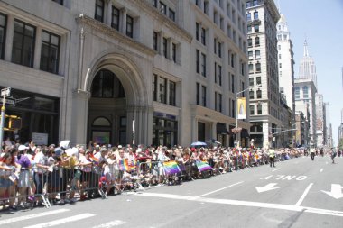 Geleneksel 2022 NYC Onur Yürüyüşü. 26 Haziran 2022, New York, ABD: Gurur ayı boyunca herkes için eşitlik ve aşkı kutlayan yıllık 2022 NYC Onur Yürüyüşü 25 ve 5. caddelerde Christopher Caddesi 'nden 8. caddeye kadar 12 ve 5. 