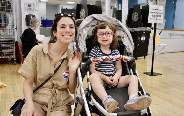 New York 'taki ilk seçimler. 28 Haziran 2012, New York, ABD: Demokratik ve Cumhuriyetçi Parti adaylarını seçmek için yapılan ön seçimler, Vali Yardımcıları ve bazıları Meclis 'e.