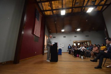 (New Jersey valisi Phil Murphy, üreme sağlığı arayışında olanları eyalet dışından korumak için yasa tasarısı imzaladı. 1 Temmuz 2022, Ridgewood, NJ, ABD 