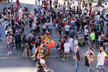 Çeşitlilik için 5 Mart, Curitiba şehrinde gerçekleşmektedir. 3 Temmuz 2022, Curitiba, Parana, Brezilya: Parana 'nın başkenti Curitiba' nın sokaklarında gerçekleştirilen 5. Çeşitlilik Yürüyüşü 'ne halk katılıyor.