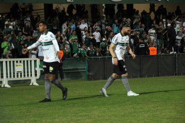 Brezilya Futbol Şampiyonası - Coritiba Fortaleza 'ya karşı. 3 Temmuz 2022, Curitiba, Parana, Brezilya: Brezilya 'nın Couto Pereira stadyumunda düzenlenen Brezilya Futbol Şampiyonası' nın 15. turu için geçerli olan Coritiba ile Fortaleza arasındaki futbol maçı