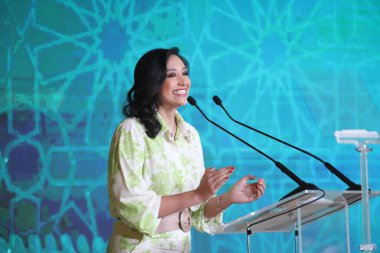 Brezilya Ekonomi Forumu ve Arap Ülkeleri Sao Paulo 'da düzenlenmektedir. 4 Temmuz 2022, Sao Paulo, Brezilya: Brezilya & Arap Ülkeleri Ekonomi Forumunda Renata Maron sunucusu ve Seremoni Ustası