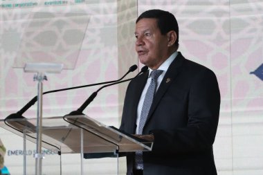 Brezilya ve Arap Ülkeleri Ekonomik Forumu Sao Paulo 'da düzenlenmektedir. 4 Temmuz 2022, Sao Paulo, Brezilya: Brezilya Başkan Yardımcısı Hamilton Mourao, Rönesans Oteli 'nde düzenlenen Brezilya ve Arap Ülkeleri Ekonomik Forumuna katıldı.