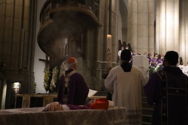 Sao Paulo 'daki Se Katedrali' nde Kardinal Claudio Hummes 'in cenazesi. 4 Temmuz 2022, Sao Paulo, Brezilya: Sao Paulo Metropolitan Katedrali 'nde Kardinal Dom Claudio Hummes' in, Sao Paulo Başpiskoposu Emeritus 'un cesedinin uyanışı