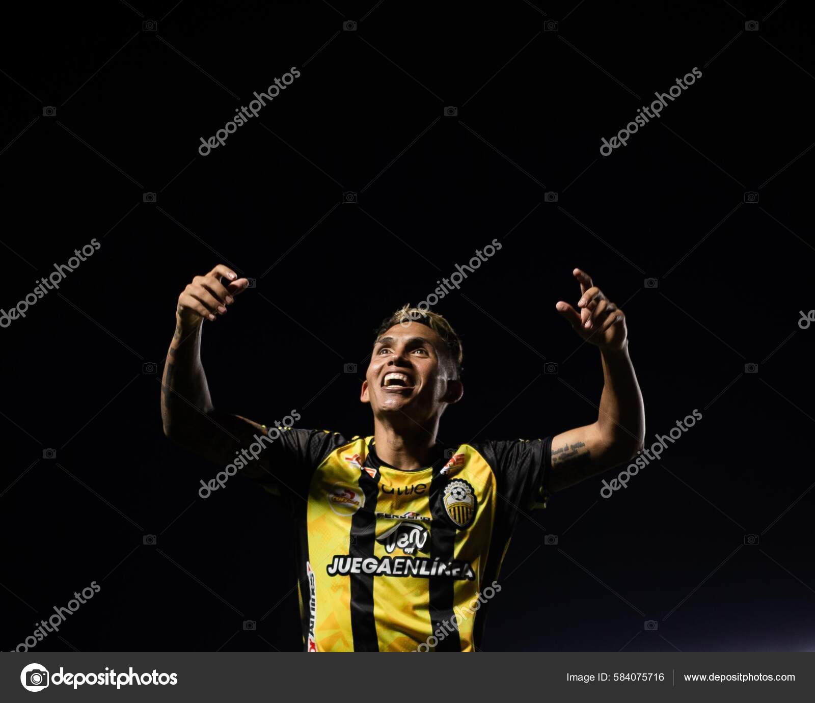 南美洲足球杯16轮桑托斯对塔奇拉2022年7月6日巴西圣保罗桑托斯桑托斯与Deportivo Tachira 委内瑞拉之间的足球比赛有效期为16轮南美洲 足球杯——