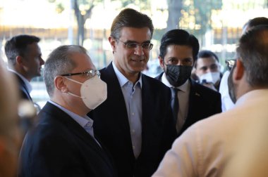 (Sao Paulo Valisi Rodrigo Garcia, Latin Amerika 'da kadın sağlığıyla ilgili bir referans olan Perola Byington Hastanesi' ni teftiş ediyor. Temmuz, Sao Paulo, Brezilya: Sao Paulo Valisi Rodrigo Garcia ve Sao Paulo Belediye Başkanı Ricardo Nunes