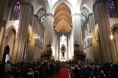 (Sao Paulo- Claudio Hummes 'ın son Başpiskoposu uyandı. 6 Temmuz 2022, Sao Paulo, Brezilya: Sao Paulo Katedrali 'nde (Katedral da Se), Sao Paulo Başpiskoposu Claudio Hummes' in naaşının uyanışı)