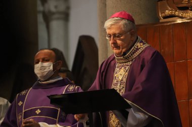 (Sao Paulo- Claudio Hummes 'ın son Başpiskoposu uyandı. 6 Temmuz 2022, Sao Paulo, Brezilya: Sao Paulo Katedrali 'nde (Katedral da Se), Sao Paulo Başpiskoposu Claudio Hummes' in naaşının uyanışı)
