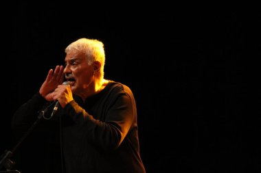 (Brezilyalı şarkıcılar Danilo Caymmi ve Claudio Nucci 'nin Curitiba' da sunumu. 8 Temmuz 2022, Curitiba, Parana, Brezilya: Brezilyalı şarkıcı Danilo Caymmi ve Claudio Nucci 'nin Salvador De Ferrante Auditorium' da sunumu (Guairinha)