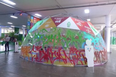 (Sao Paulo 'da BM Sürdürülebilir Kalkınma Hedeflerinin ilk döneminin başlatılması. 8 Temmuz 2022, Sao Paulo, Brezilya: Juan Manoel Santos, eski Kolombiya başkanı ve Nobel Barış Ödülü sahibi Santiago Belediye Başkanı, Iraci Hassler,