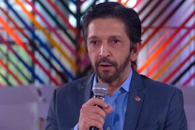 (Sao Paulo 'da BM Sürdürülebilir Kalkınma Hedeflerinin ilk döneminin başlatılması. 8 Temmuz 2022, Sao Paulo, Brezilya: Juan Manoel Santos, eski Kolombiya başkanı ve Nobel Barış Ödülü sahibi Santiago Belediye Başkanı, Iraci Hassler,