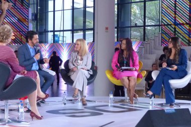 (Sao Paulo 'da BM Sürdürülebilir Kalkınma Hedeflerinin ilk döneminin başlatılması. 8 Temmuz 2022, Sao Paulo, Brezilya: Juan Manoel Santos, eski Kolombiya başkanı ve Nobel Barış Ödülü sahibi Santiago Belediye Başkanı, Iraci Hassler,