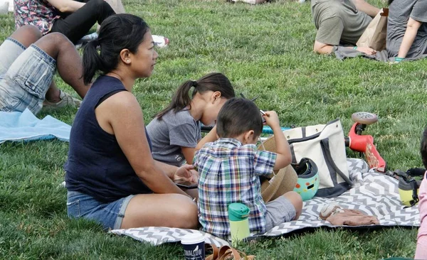 (New York 'taki The Hill Wimbledon Şampiyonası' nı New York 'a getirdi. 8 Temmuz 2022, Brooklyn, New York, ABD: The Hill in New York Wimbledon Tenis Şampiyonası 'nı 8 Temmuz Cuma' dan 10 Temmuz Pazar gününe kadar 3 günlüğüne New York 'a getirdi..