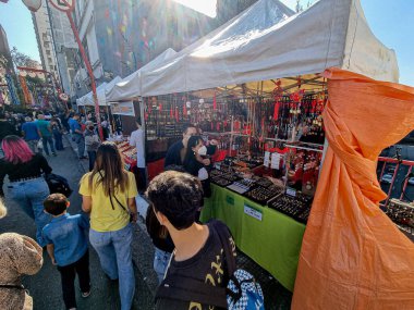Tanabata Matsuri: 43. Yıldızlar Festivali. 9 Temmuz 2022, Sao Paulo, Brezilya: The Tanabata Matsuri: 43. Yıldızlar Festivali, Sao Paulo 'nun Liberdade Mahallesi' nde kırk yılı aşkın bir süredir düzenlenmektedir.