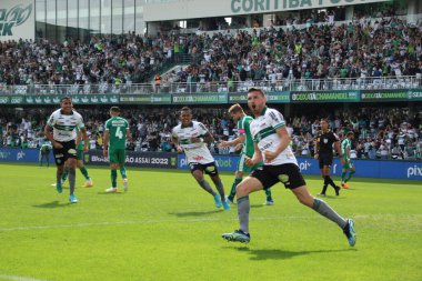 Brezilya Futbol Şampiyonası: Coritiba Juventude 'a karşı. 10 Temmuz 2022, Curitiba, Parana, Brezilya: Coritiba ve Juventude arasındaki futbol maçı, Brezilya Futbol Şampiyonası 'nın 16. turu için geçerli, Couto Pereira Stadyumu' nda yapıldı.