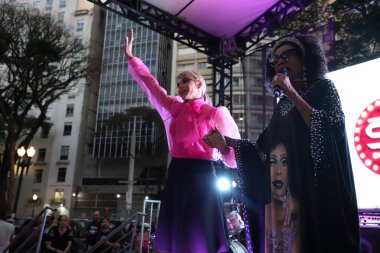 Caravan SV Experience Sao Paulo 'daki Largo do Arouche' da düzenlenmektedir. 10 Temmuz 2022, Sao Paulo, Brezilya: Largo do Arouche 'da düzenlenen karavan SV Experience' da federal vekil adayı Leo Aquila,