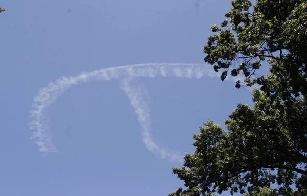 Scene Day July 2022 New York Usa Airplane Seen Writing — Stockfoto