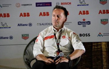 2022 New York Şehri Eski E-PRIX Basın Konferansı. 15 Temmuz 2022, New York, ABD: Ian James Mercedes EQ (solda), Avalanche Andretti 'den Roger Griffiths (Orta Yol) ile 2022 New York Formula E Prix basın toplantısı) 