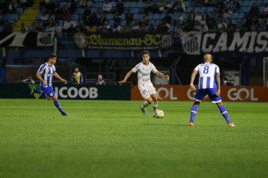 Brezilya Futbol Şampiyonası - Avai Santos 'a karşı. 16 Temmuz 2022, Florianopolis, Santa Catarina, Brezilya: Avai ve Santos arasındaki futbol maçı, Florianopolis 'teki Ressacada Stadyumu' nda düzenlenen 17.