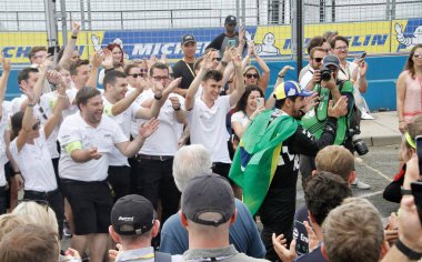 The 2022 NYC Formula E-PRIX podyumu. 16 Temmuz 2022, New York, ABD: Yeni Zelandalı Nick Cassidy (araba 37), 16 Temmuz Cumartesi günü FIA Brooklyn sokak pisti Brezilya 'da düzenlenen 2022 New York Formula E -Prix final yarışını kazandı.