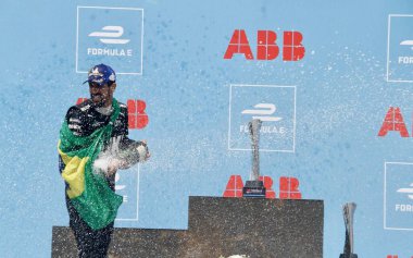 The 2022 NYC Formula E-PRIX podyumu. 16 Temmuz 2022, New York, ABD: Yeni Zelandalı Nick Cassidy (araba 37), 16 Temmuz Cumartesi günü FIA Brooklyn sokak pisti Brezilya 'da düzenlenen 2022 New York Formula E -Prix final yarışını kazandı.