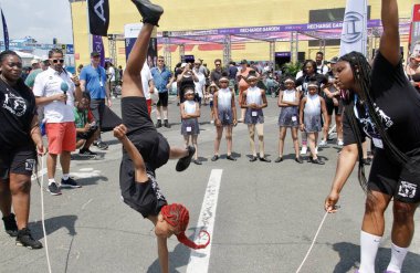 2022 NYC Formula E-PRIX Genel Görünümü. 16 Temmuz 2022, New York, ABD: New York City Formula E -Prix 'nin genel görünümü, 15 Temmuz Cuma ile 17 Temmuz Pazar tarihleri arasında FIA Brooklyn caddesi New York pistinde gerçekleşmektedir. Anne!
