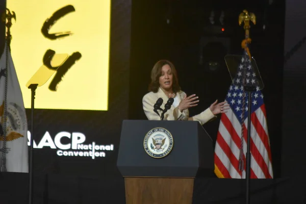 Vice President Kamala Harris Delivers Remarks 113Th Naacp National Convention — ストック写真