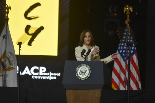 Vice President Kamala Harris Delivers Remarks 113Th Naacp National Convention — ストック写真