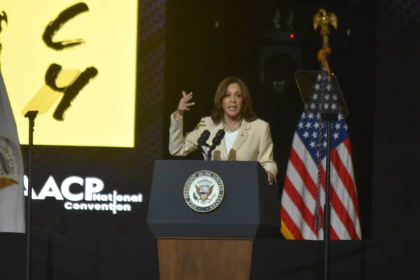 Vice President United States Kamala Harris Delivers Remarks 113Th Naacp — Stockfoto