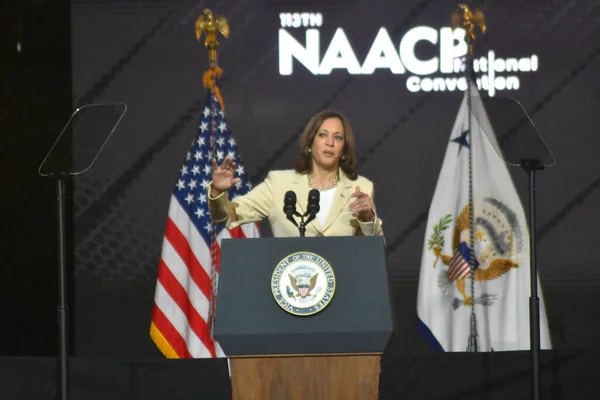 Vice President Kamala Harris Delivers Remarks 113Th Naacp National Convention — ストック写真