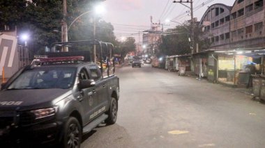 Alemao Polis Operasyonu. 19 Temmuz 2022, Rio de Janeiro, Brezilya: Askeri ve Sivil Polis, Rio 'nun Kuzey Bölgesi' ndeki Complexo do Alemao 'da araç, kargo ve banka hırsızlığıyla mücadele amaçlı ortak bir operasyon başlattı. . 