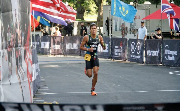Spo Brazilský Danilo Pimentel Vyhrál Verizon New York City Triathlon — Stock fotografie