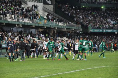 Brezilya Futbol Şampiyonası: Coritiba Cuiaba 'ya karşı. 25 Temmuz 2022, Coritiba, Parana, Brezilya: Curitiba ile Cuiaba arasındaki futbol maçı, Brezilya Futbol Şampiyonası 'nın 19. turu için geçerli, Curitiba, Parana' daki Couto Pereira Stadyumu 'nda yapıldı.