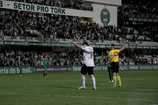 Brezilya Futbol Şampiyonası: Coritiba Cuiaba 'ya karşı. 25 Temmuz 2022, Coritiba, Parana, Brezilya: Curitiba ile Cuiaba arasındaki futbol maçı, Brezilya Futbol Şampiyonası 'nın 19. turu için geçerli, Curitiba, Parana' daki Couto Pereira Stadyumu 'nda yapıldı.